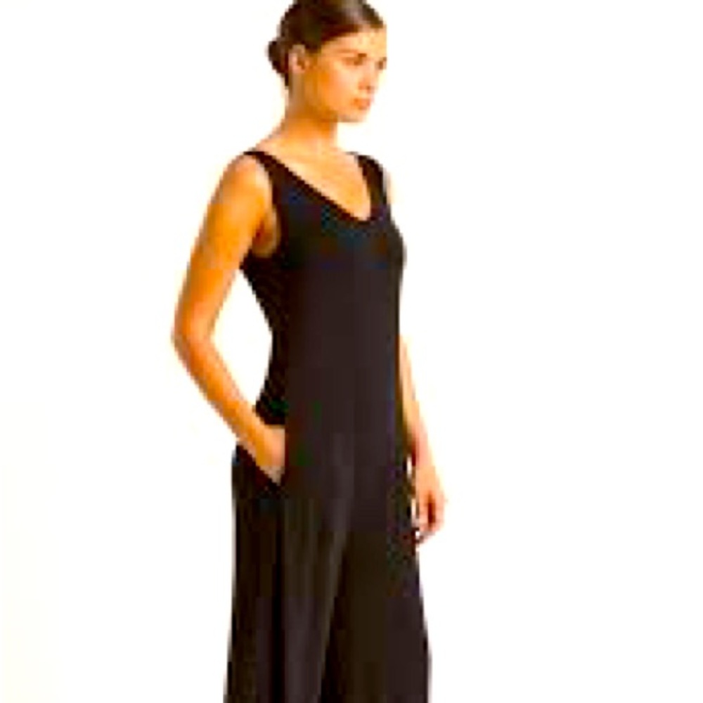 Women Black Sleeveless Jump Suit Midi Length S Loose fit stretch
